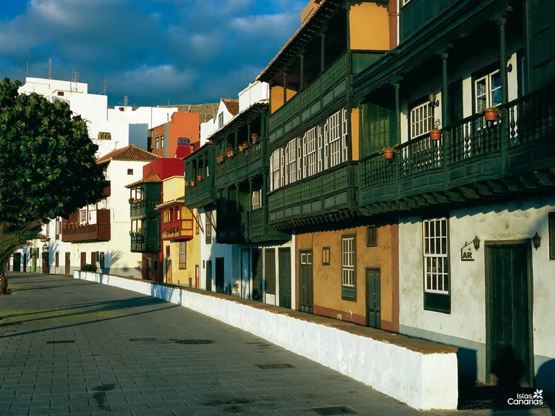 urocza Avenida Marítima w Santa Cruz de La Palma na La Palmie