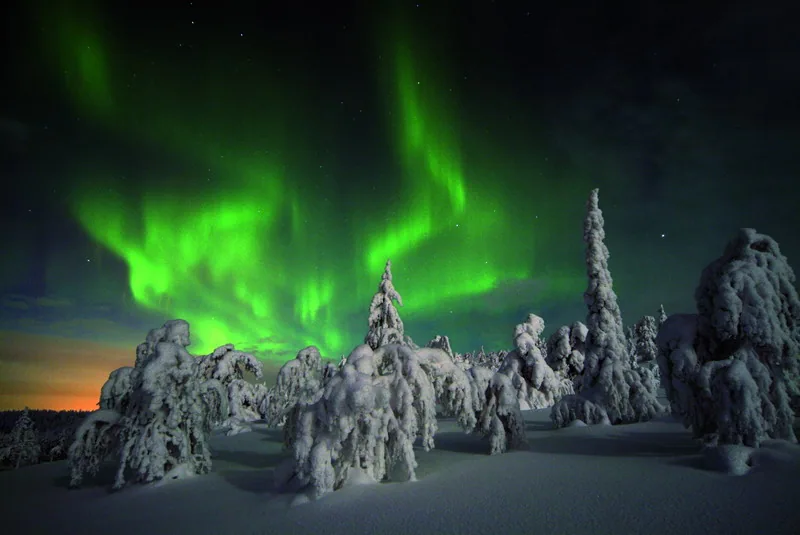 Zorza polarna (Aurora borealis) w fińskiej Laponii