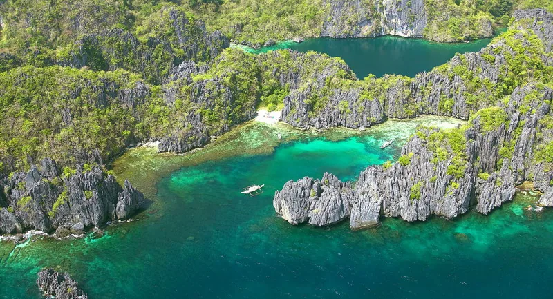 Szmaragdowa laguna na wyspie Palawan