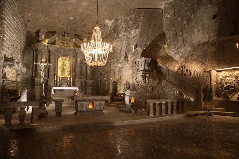 Kaplica św. Kingi w wielickiej kopalni ma wysokość ok. 11 metrów
