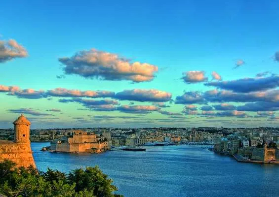 Valletta i zatoka Grand Harbour
