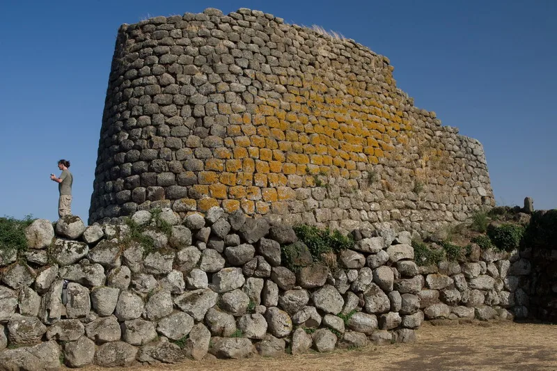 Nuraghe Losa z XV–XIII w. p.n.e. w pobliżu miasteczka Abbasanta