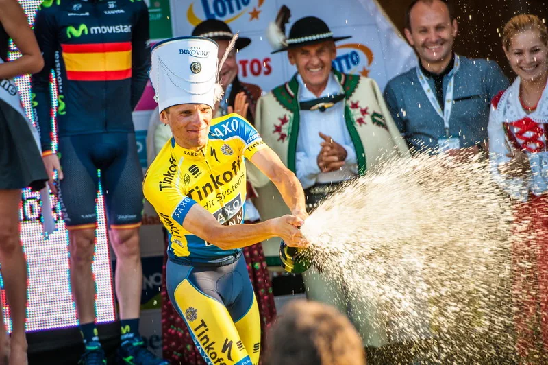 Rafał Majka świętuje zwycięstwo