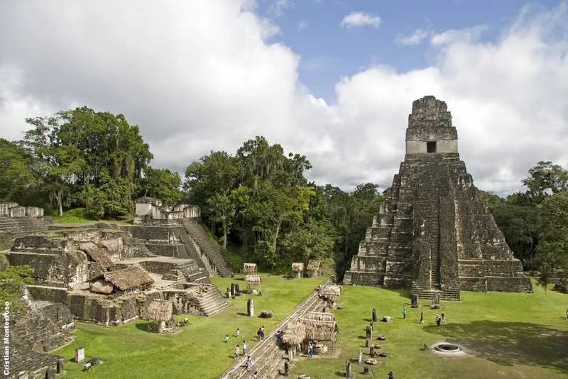 Monumentalna Świątynia I (Świątynia Wielkiego Jaguara) w Tikal