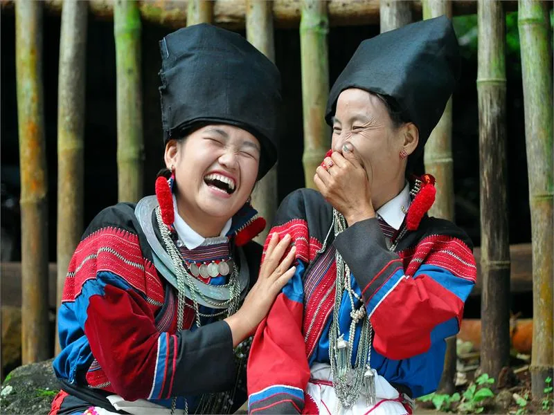 PYI_SOE_TUN_120C345_smiling_of_lisu_ladies.jpg