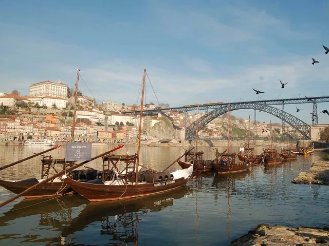 Ribeira_w_Porto_-Ponte_Luís_I_-_fot_CM_Porto-_sm.jpg