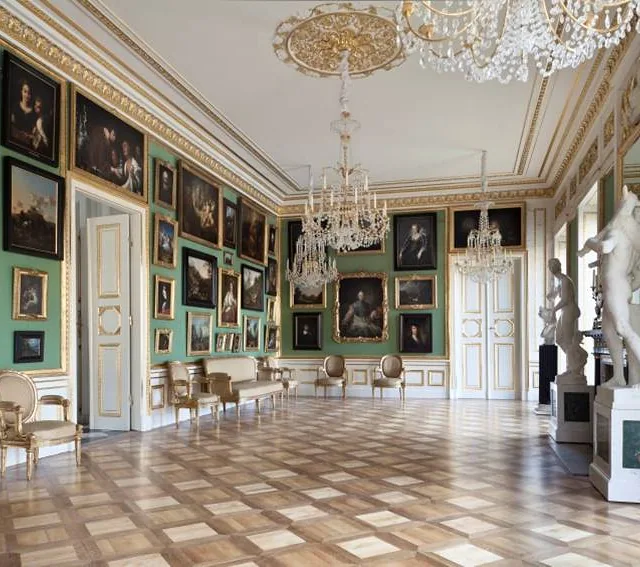 Galeria obrazów w Pałacu na Wyspie w Łazienkach Królewskich fot Jan Pietrzak i Jan Gierach