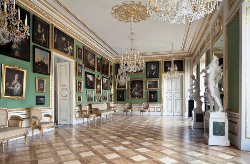 Galeria obrazów w Pałacu na Wyspie w Łazienkach Królewskich fot Jan Pietrzak i Jan Gierach