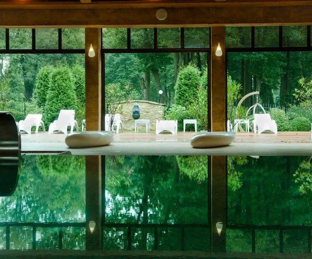 Basen w Manor House SPA