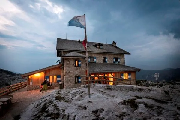 d lira madonna di c rifugio tuckett web w600 h400