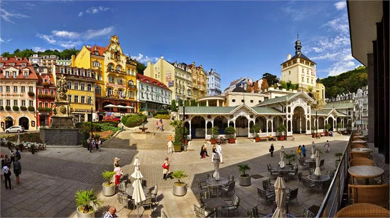 market colonnade trzni kolonada 1