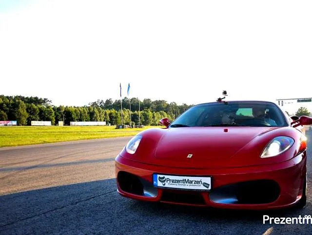 jazda ferrari prezentmarzen