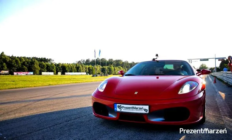 jazda ferrari prezentmarzen