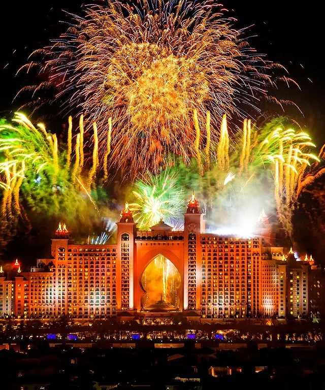Atlantis The Palm NYE Fireworks preview