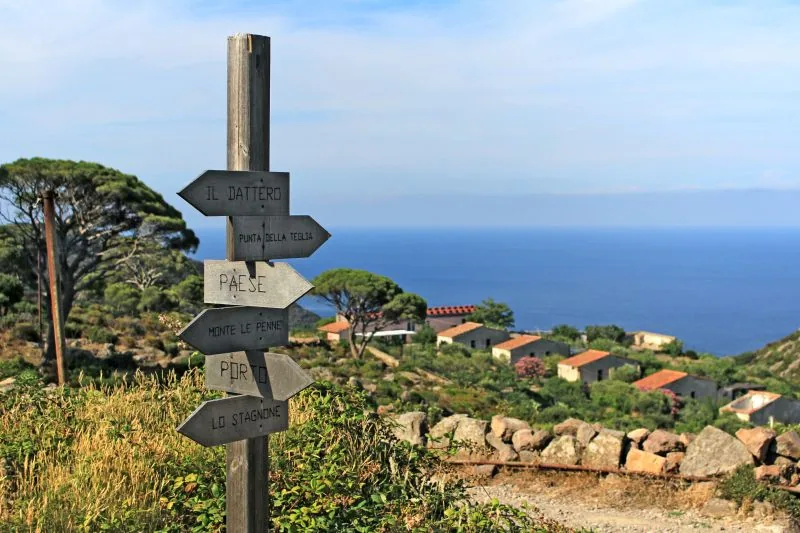 Wulkaniczna Capraia – trzecia co do wielkości w archipelagu Wysp Toskańskich © VISIT TUSCANY