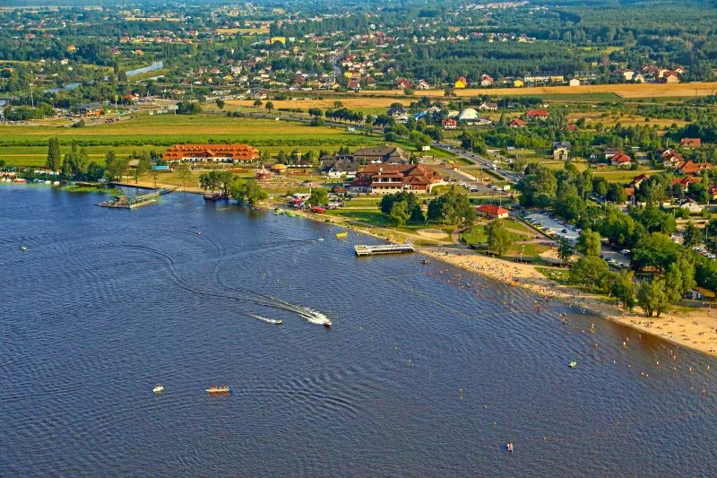 Nieporęt usytuowany jest nad utworzonym w 1963 r. Zalewem Zegrzyńskim © URZĄD GMINY NIEPORĘT