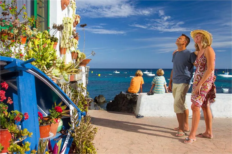 Miejscowość Arrieta na północy Lanzarote © PROMOTUR TURISMO CANARIAS, S.A./ALEX BRAMWELL-LEX THOONEN