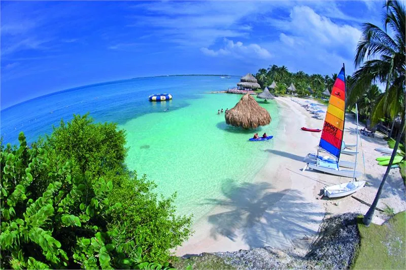 Koralowa wyspa Múcura w archipelagu San Bernardo © PROCOLOMBIA