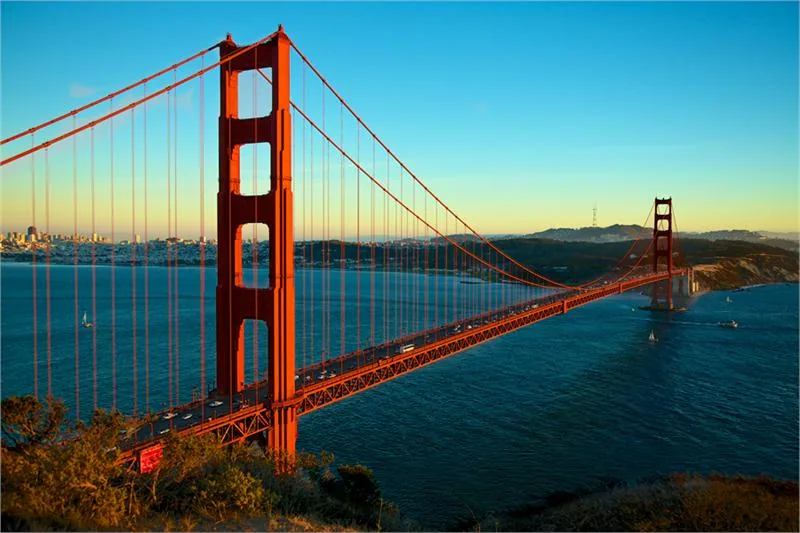 Golden Gate Bridge – symbol San Francisco © BRANDUSA/ARNAUDmULLER-BOGDANZLATKOV