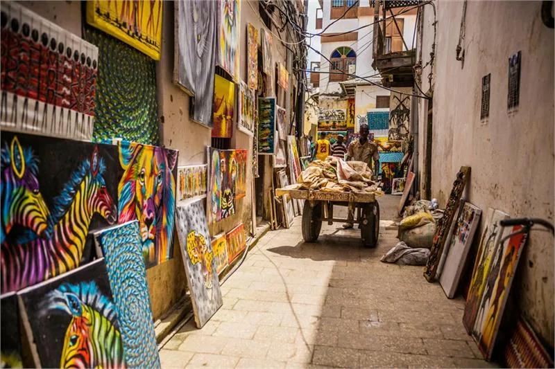 Galerie w wąskich uliczkach Kamiennego Miasta