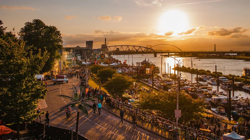 Vierdaagsefeesten w Nijmegen to ponad tysiąc widowisk.