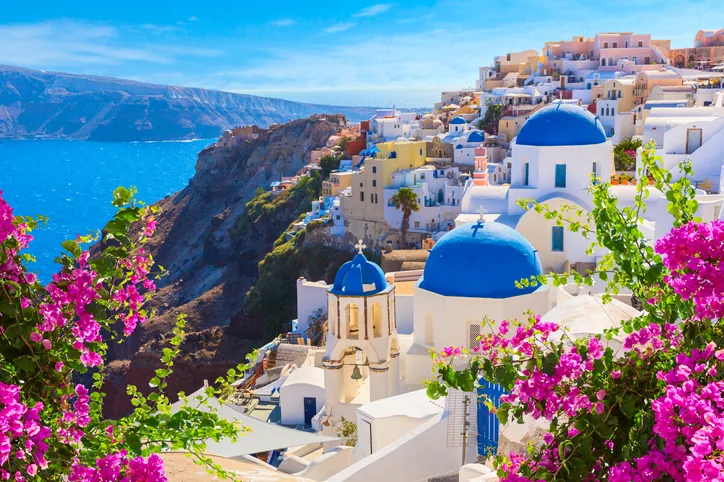 Trudno nie zachwycić się Santorini, o której mówi się, że to najpiękniejsza wyspa w całej Helladzie.
