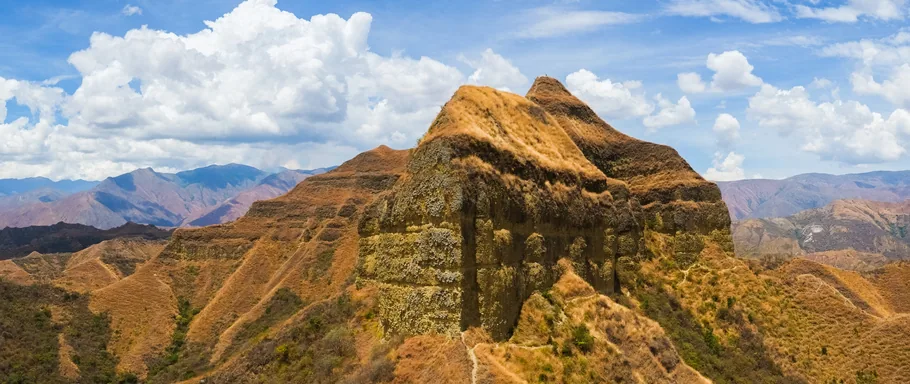 Cerro Mandango przyciąga imponującymi kształtami.