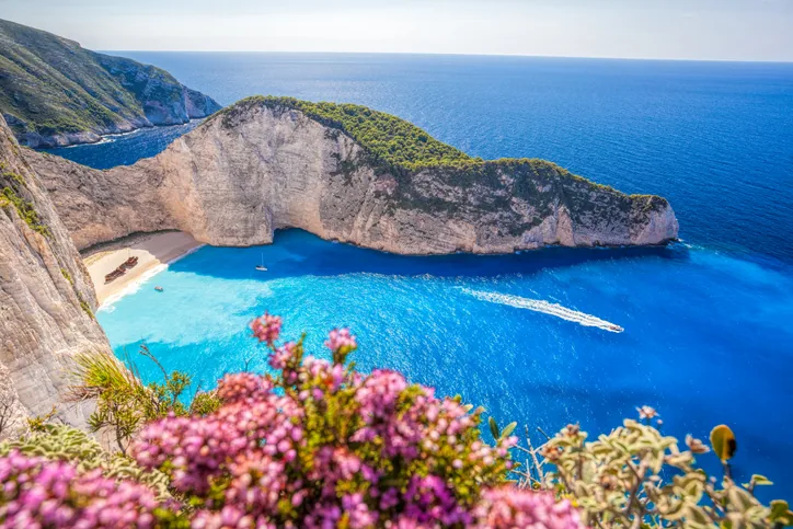 Plaża Navagio (Nawajo), czyli Wrak, usytuowana na północno-zachodnim krańcu wyspy Zákynthos (Zakintos).