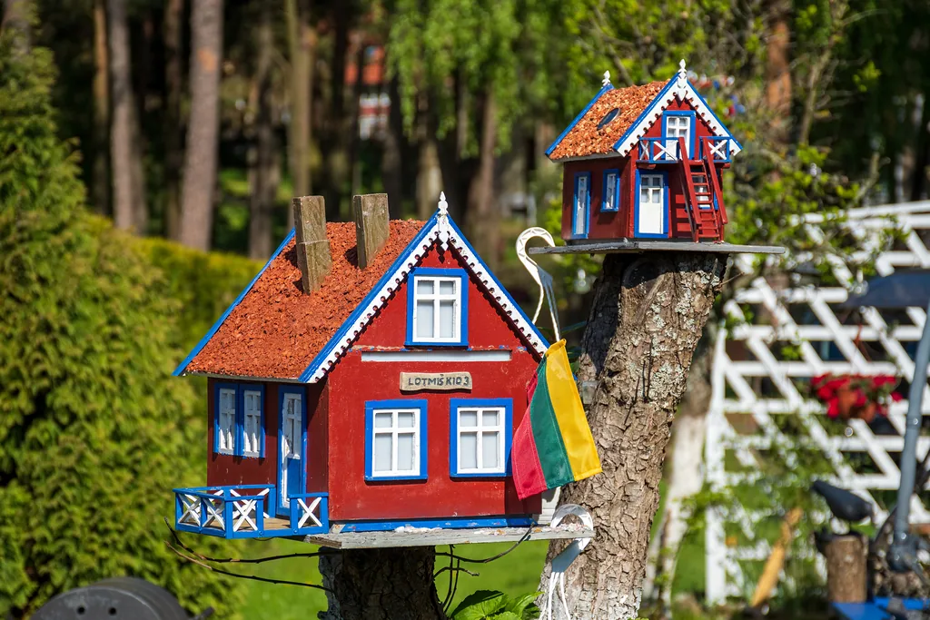 Miniaturowe domki reprezentujące tradycyjną zabudowę miasteczka Nida leżącego na Mierzei Kurońskiej