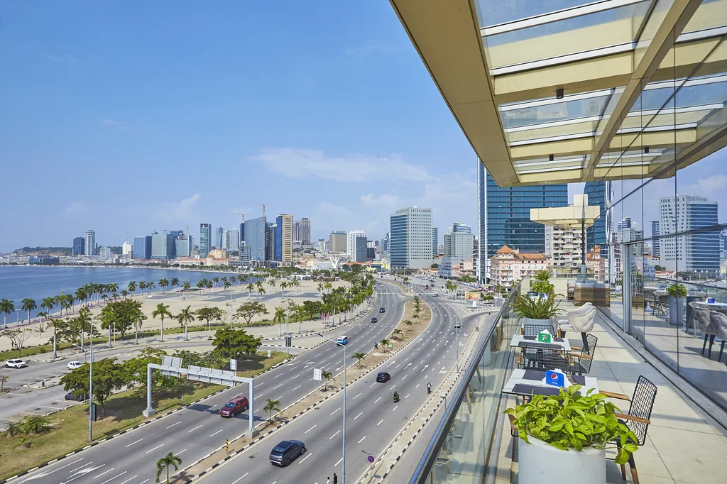 Angola, Luanda, The Marginal, Blick auf Downtown