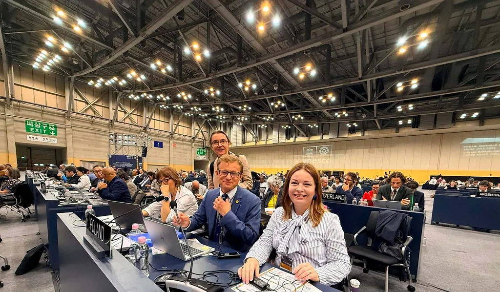 Polska delegacja podczas 48. sesji Komitetu Światowego Dziedzictwa UNESCO