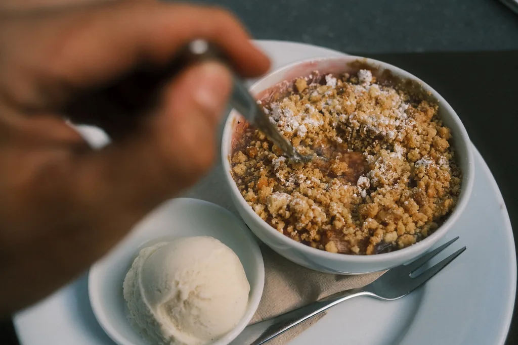 green-pearls-b2c-newsletter-Niederrhein Crumble und Eis am Café Landluft © Molle&Korn, Lukasz Kus